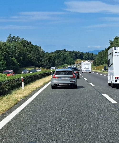 Kdaj med vožnjo narediti počitek? In zakaj je to pomembnejše, kot si morda mislite?