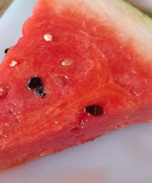 Košček soli spremeni lubenico v pravo poletno razvajanje