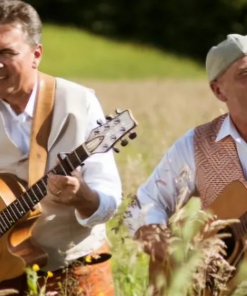 Dedka na svobodi z novo skladbo “Rad imam tvoje gubice”