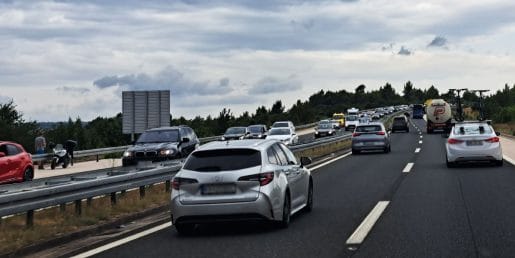 Zakaj stojimo na avtocesti, če pred nami ni nesreče ali zapore?