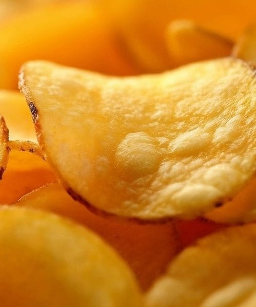 Trik, ki je spremenil način, kako jemo čips: vrečko odprite narobe!