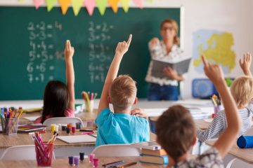 Spremembe v šolskem sistemu: nova pravila, nov predmet in več varnosti za učence