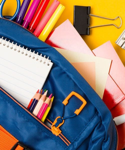 Trik za hitro pakiranje šolske torbe večer prej brez pozabljenih zvezkov