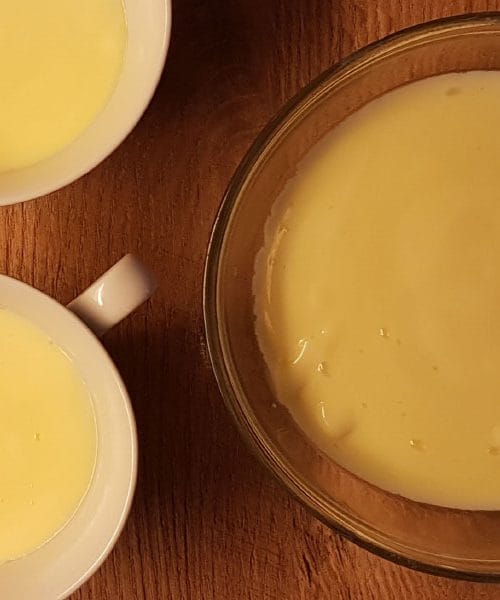 Kaj vse lahko posujete po domačem vanilijevem pudingu? Ideje, ki jih niste pričakovali