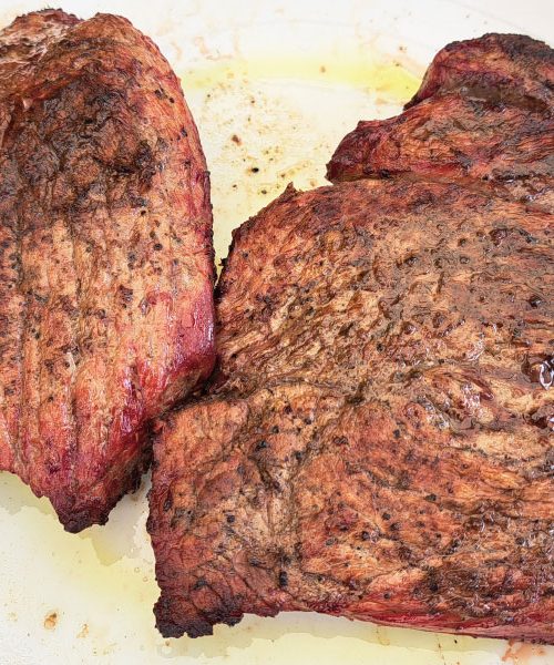 Toliko časa mora počivati goveji zrezek po peki na žaru