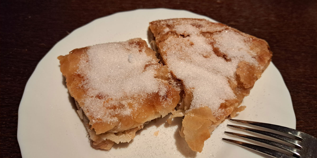 Jabolčni štrudl, navaden sladkor