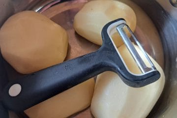 Krompir boste olupili? Najprej naredite korak, ki ga mnogi preskočijo