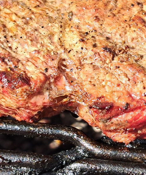 Radi pečete na žaru? Potem ste verjetno že slišali za izraz “Maillardova reakcija”