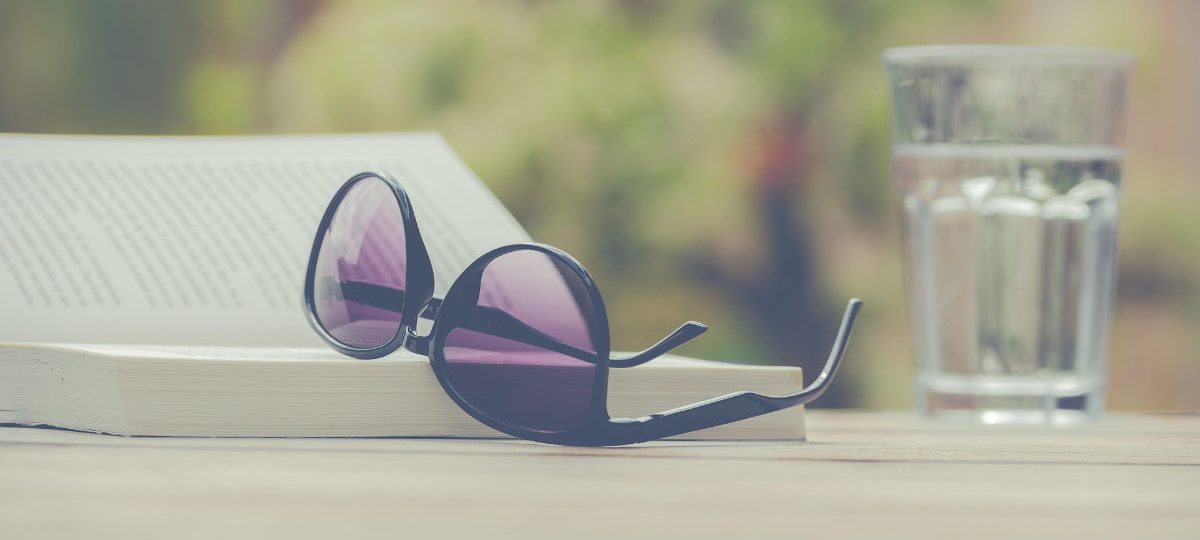 Očala, kozarec vode