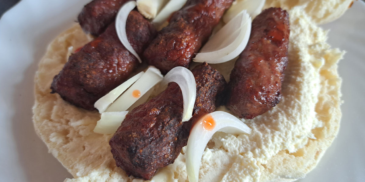 Čevapčiči, čebula