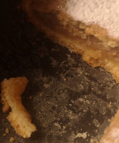 To je jabolčna pita, ki vedno uspe in diši po domu – recept