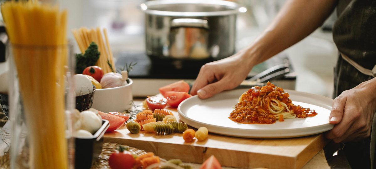 Špageti, testenine, kuhar