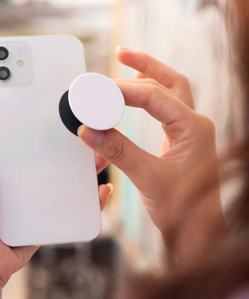 Kaj odlikuje stojalo za telefon in kako izbrati pravega?