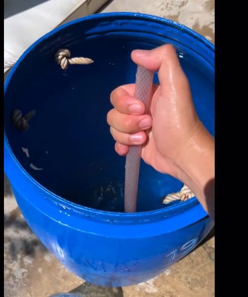 Preprost trik za črpanje vode brez črpalke