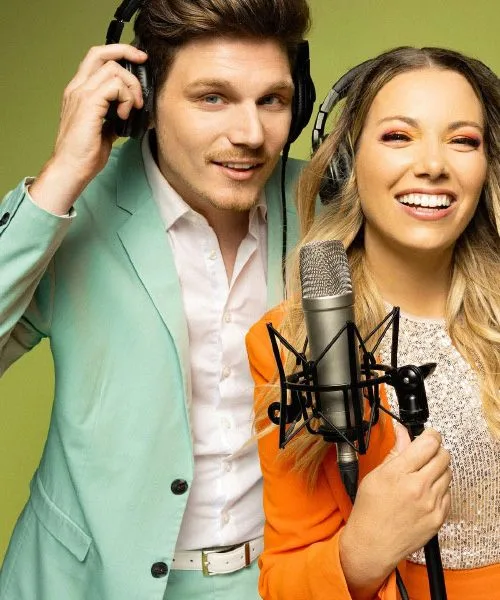 Uroš in Tjaša se vračata na odre – turneja z aktivno publiko in napovedjo novega albuma