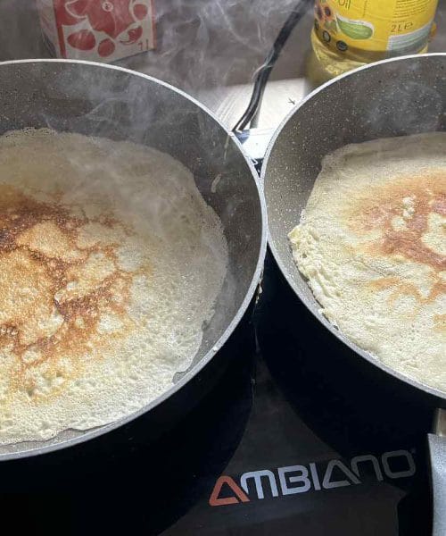 Najmehkejše in najtanjše palačinke, ki so navdušile tisoče: recept, ki se vrača tudi letos