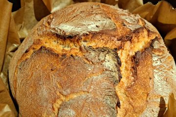 Tako spečete popoln zimski kruh, ki bo mehak še naslednji dan