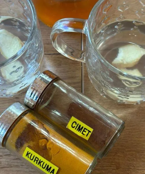 Napitek iz ingverja, cimeta in kurkume – zlata mešanica za močnejši imunski sistem