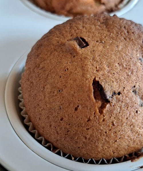 Kako preprečiti, da muffini med peko ne razpokajo