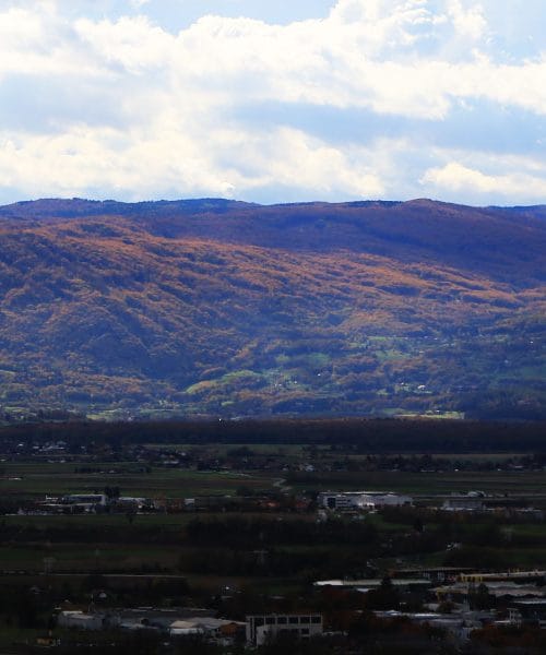 Poznate to slovensko pogorje, o katerem so pisali tudi bajke in povesti?