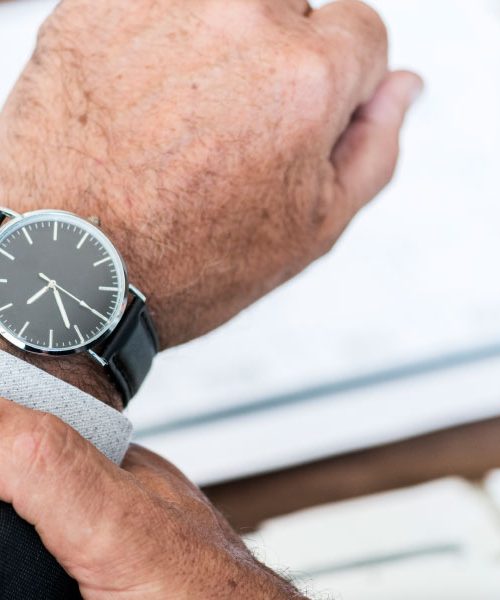 Na kateri roki nosimo uro? In ali to res kaj pove o nas?