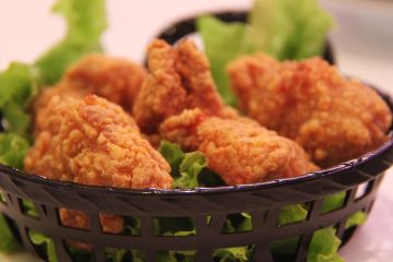 Skrivnost popolno ocvrtega piščanca: znani chef razkriva napake, ki jih delamo skoraj vsi