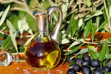 Kaj se zgodi, če oljke stisneš skupaj z limonami? Rezultat je neverjeten