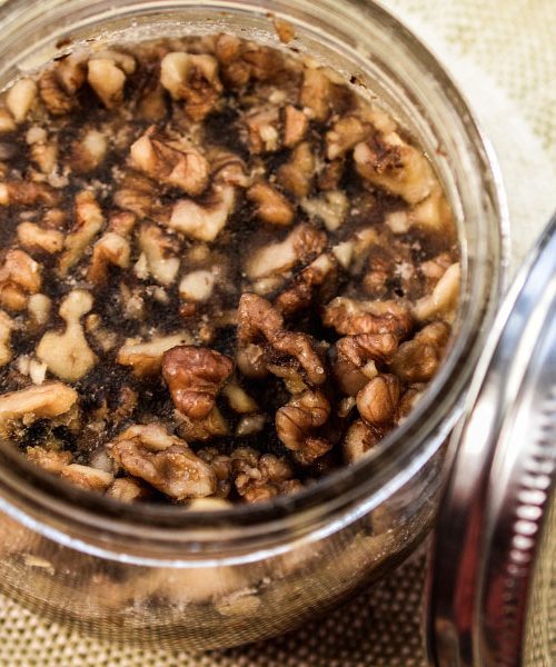 Oreh z medom – naravna moč, ki krepi telo in duha