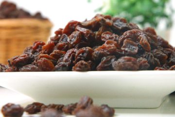 Grozdne jagode v vodi – naravni napitek, ki prebudi energijo in pomaga prebavi