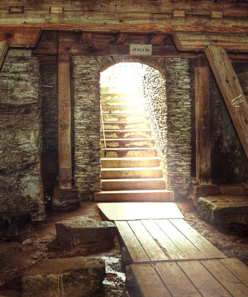 Zakaj naši stari starši nikoli niso imeli plesni v kleti – in kaj so uporabljali?