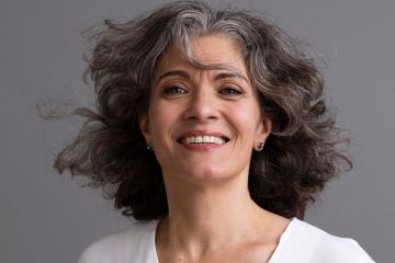 Trik za bolj polne lase po 55. letu, ki ne stane skoraj nič