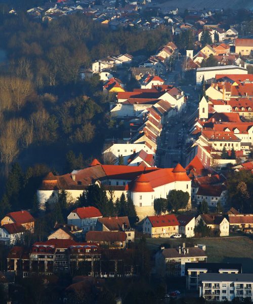 To je slovenska občina, v kateri stojijo kar štirje gradovi