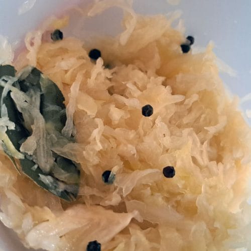 Ta stara navada iz kuhinje znova navdušuje: fermentiranje ni več le stvar babic