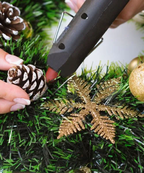 Adventni venček v zadnjem trenutku – 5 idej za lepo in domačo dekoracijo