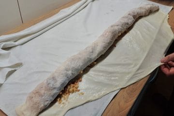 Stari recept za jabolčni zavitek: kako doseči, da testo ostane hrustljavo?
