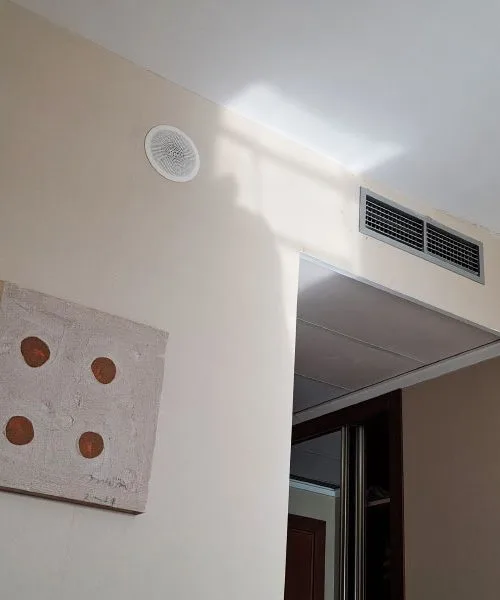 Če ima hotelska soba klimo, premislite pred vklopom