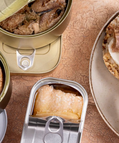 Pet idej, kaj vse lahko naredite iz konzerve tune