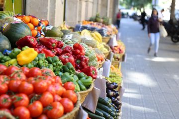 Ne delajte tega, ko kupujete zelenjavo – prodajalci dobro vedo, zakaj