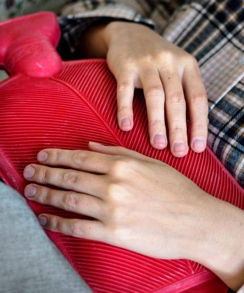 Led ali toplota – katera terapija res pomaga pri bolečinah in okrevanju?