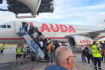 To je resnični razlog, zakaj vas stevardese vedno pozdravijo na vratih letala