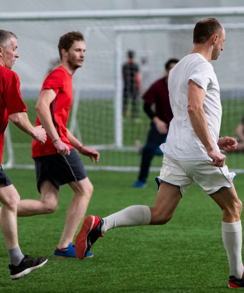 Najnevarnejši šport za moške decembra – ni smučanje