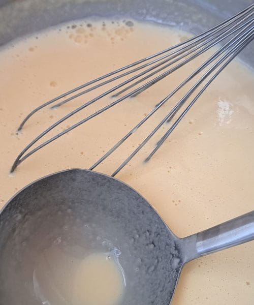 Najpogostejša napaka pri mešanju mase za palačinke in kako vpliva na teksturo