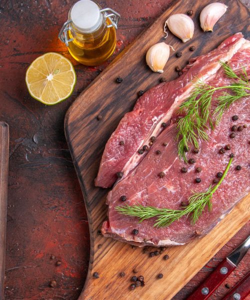 Meso, ki ga odmrznete na kuhinjskem pultu – napaka, ki se ji je bolje izogniti