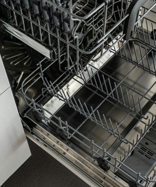 Stvari, za katere niste vedeli, da jih lahko operete v pomivalnem stroju