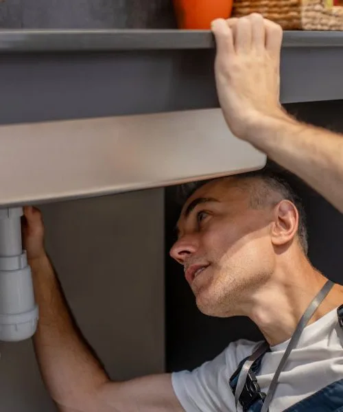 Najpogostejše napake pri vodovodnih popravilih, ki vas lahko drago stanejo