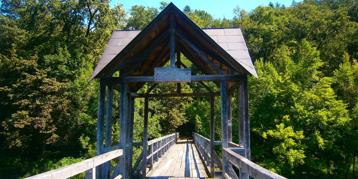 Ragovski most in čar Ragovega loga: skriti biser Novega mesta