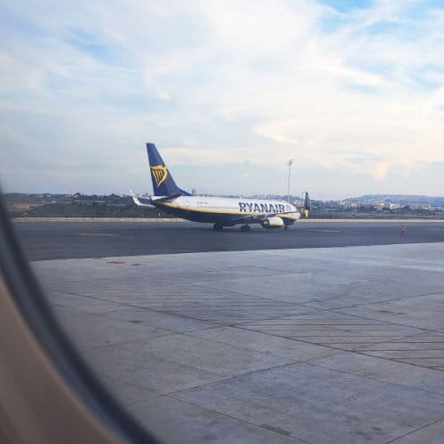 Ryanair ima akcijo samo do polnoči: do julija lahko poletite že za manj kot 25 evrov