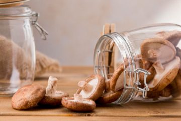 Kaj narediti z viški gob? Tu so preizkušeni triki, da gobe zdržijo več mesecev