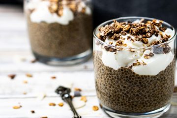 Kako narediti, da bo sladka smetana obstala dlje? Trik, ki ga uporabljajo slaščičarji