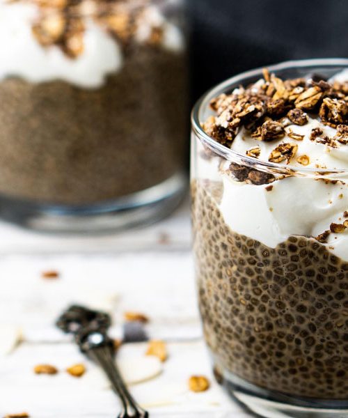 Kako narediti, da bo sladka smetana obstala dlje? Trik, ki ga uporabljajo slaščičarji